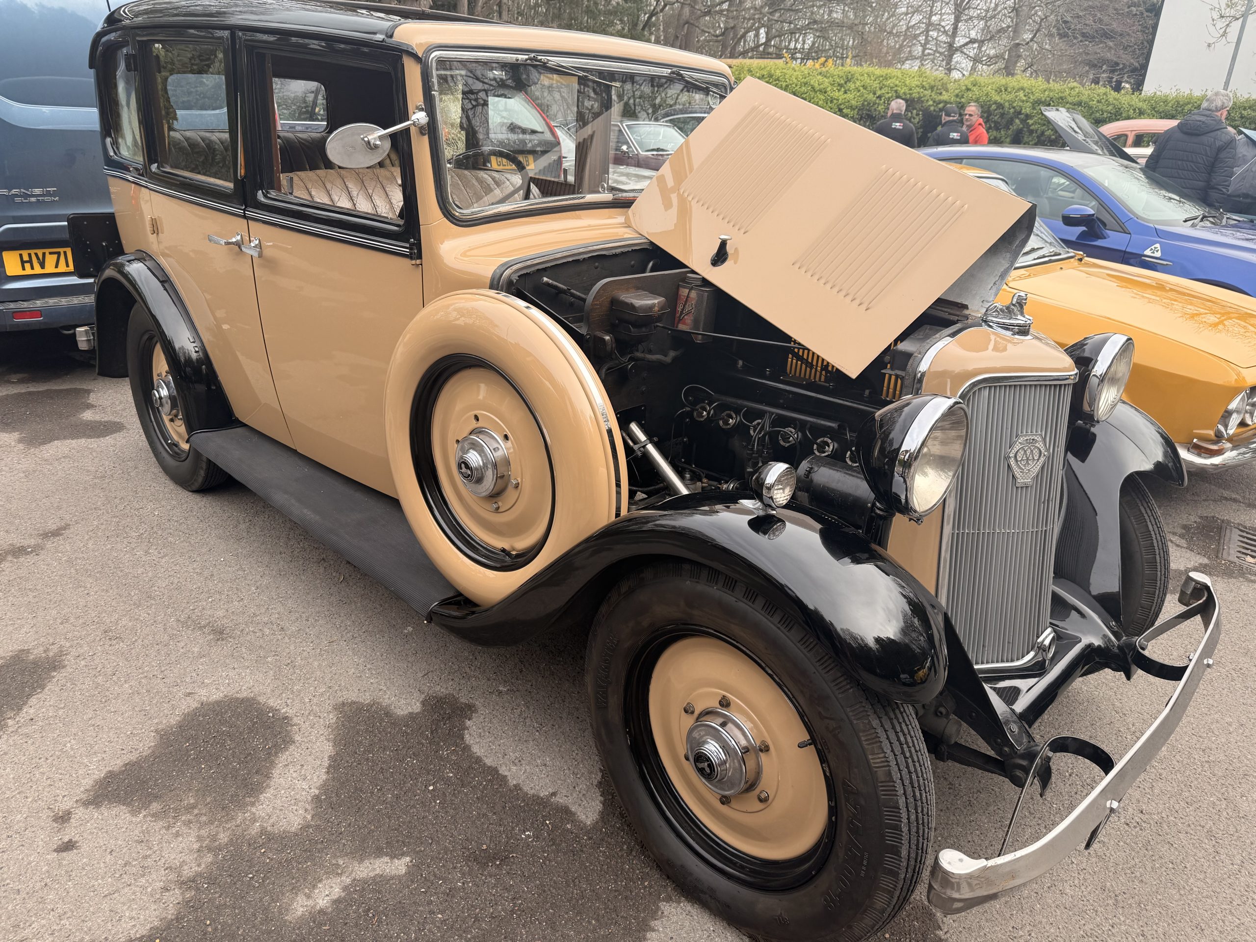 Pre '90s breakfast meet & 15% off Sunday lunch